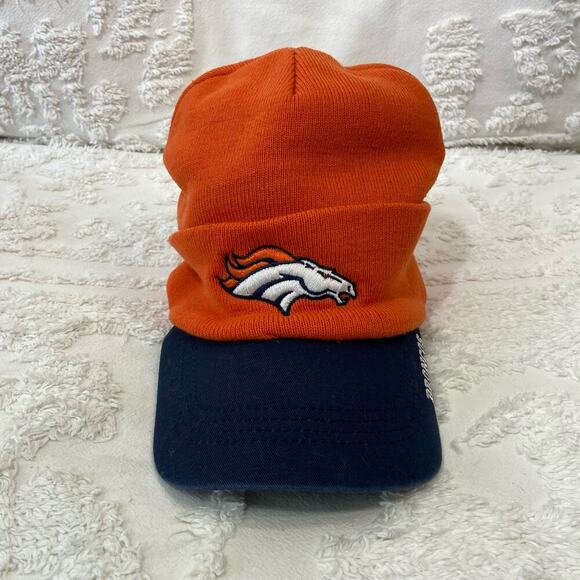 NFL Denver Broncos Beanie W/ Visor Sz OS Athleisure Sporty Cozy Fan Collectible - Picture 1 of 8